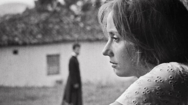 A still from Joaquim Pedro de Andrade's film The Priest and the Girl